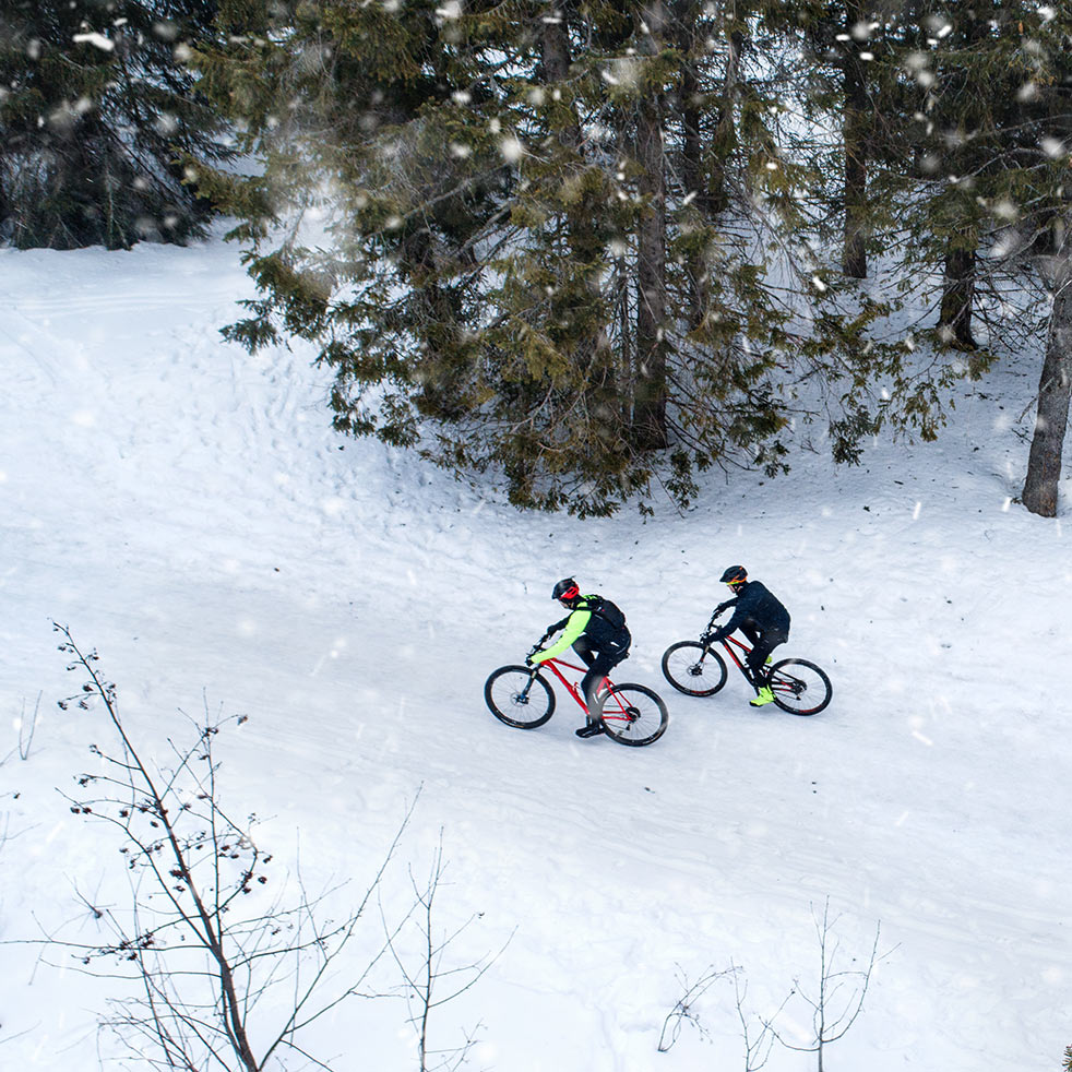 TRAINING OUTDOORS IN WINTER: HOW TO STAY STRONG AND RECOVERED